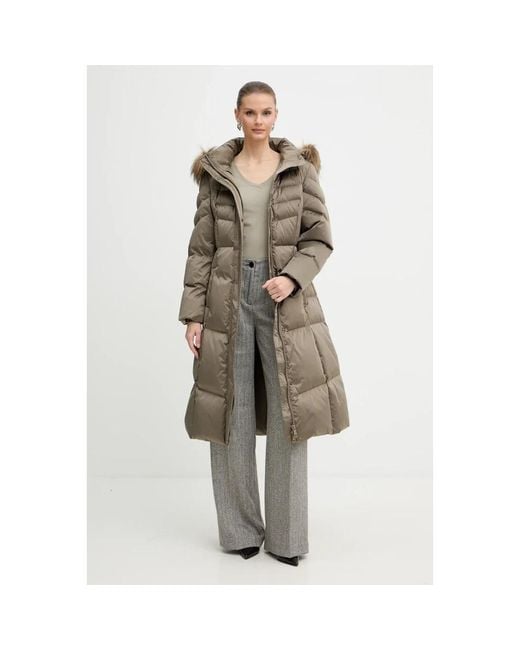 Down Coats Guess de color Brown