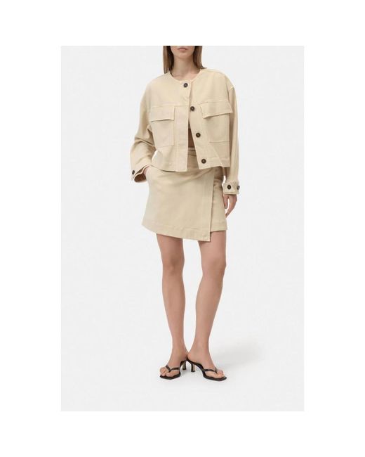 Closed Natural Light Jackets