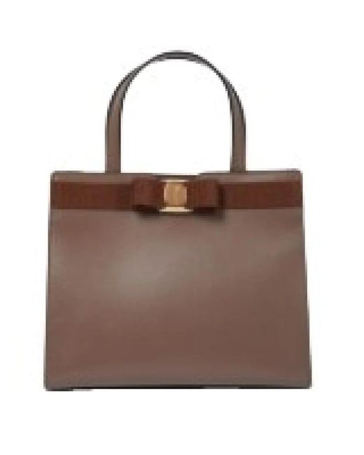 Ferragamo Brown Stilvolle Ledertasche Für Den Täglichen Gebrauch