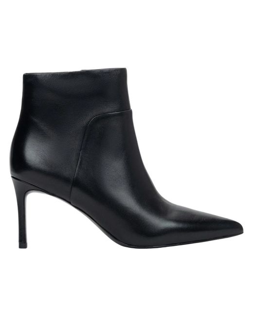 ESTRO Black Heeled Boots