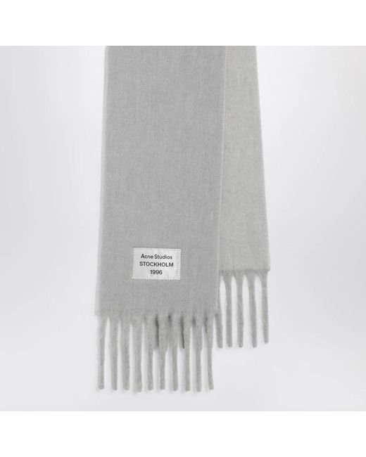 Acne Winter Scarves in het Gray