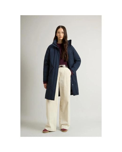Woolrich Jassen ,Blauw ,Polyester Lange Cloud Jas Met Opvouwbare Capuchon in het Blue