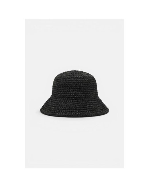 FK Hats in het Black