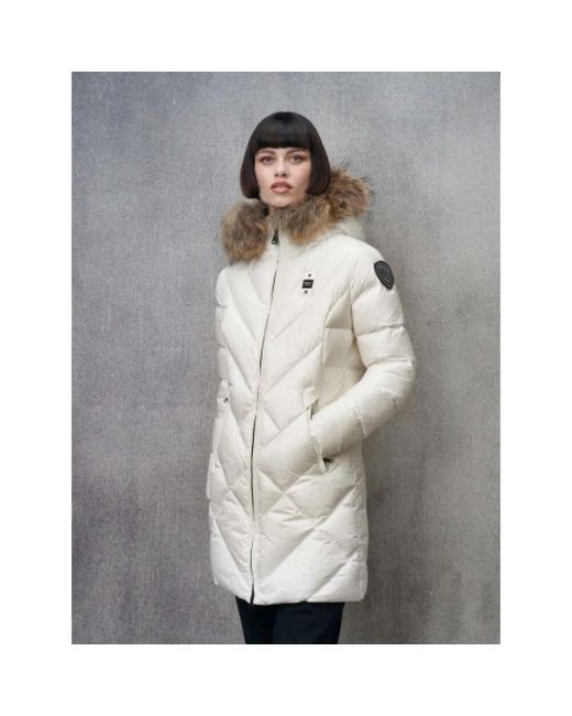 Blauer Gray Weiße steppjacke mit geometrischen linien