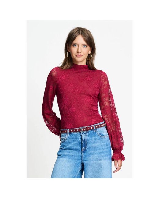 Pom Red Spitzenrollkragenpullover