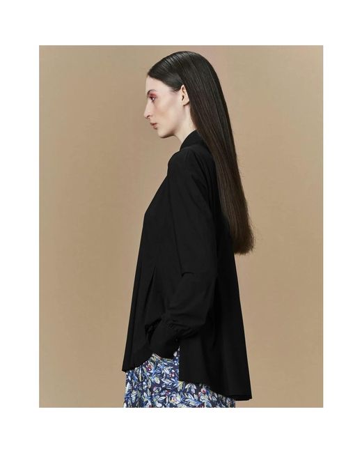 High Black Equally - eng und ausgestellt geschnittene bluse aus schwarzem sensitive®