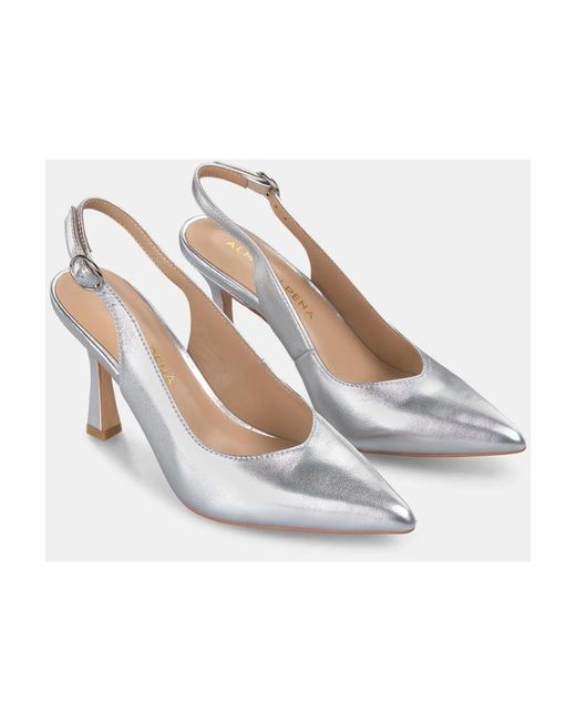 Alma En Pena. Metallic Pumps