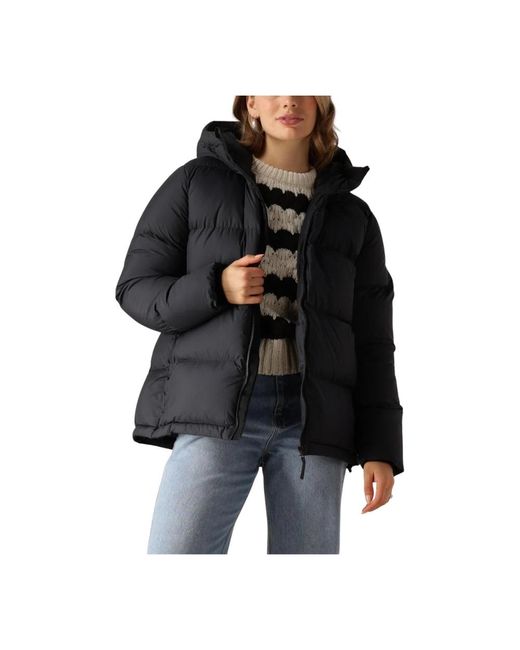 Peak Performance Jassen ,Zwart ,Rivel Down Puffer Jacket in het Black