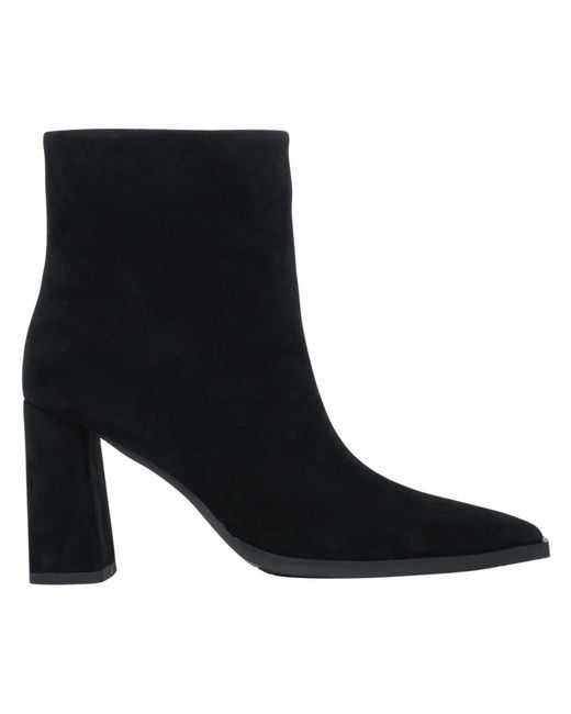 ESTRO Black Heeled Boots