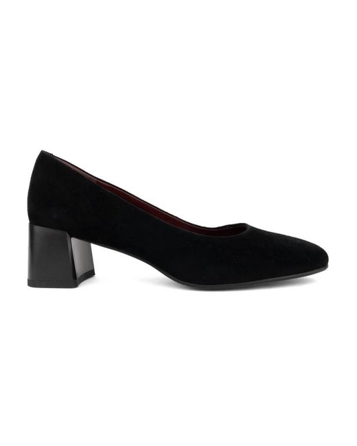Linda Baumann Black Pumps
