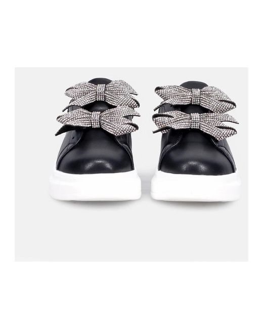 Tosca Blu Black E Leder Slip-On Sneaker mit funkelnden Strass-Schleifen