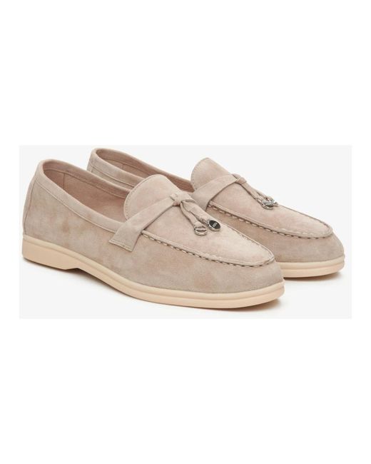 ESTRO Natural Loafers