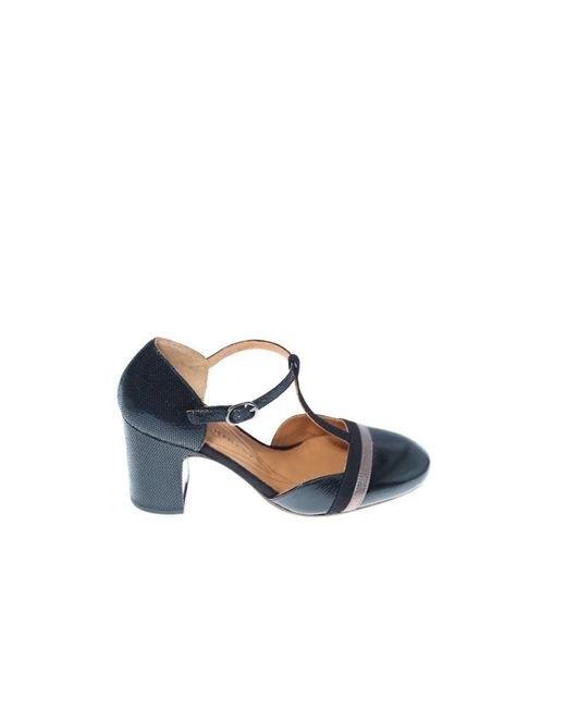 Chie Mihara Blue Schwarzer Lederschuh Mit Bronzedetails
