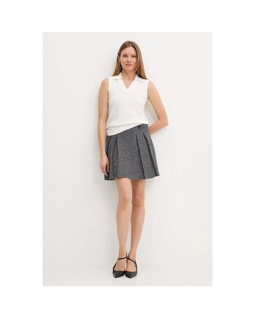 Short Skirts DKNY de color Gray