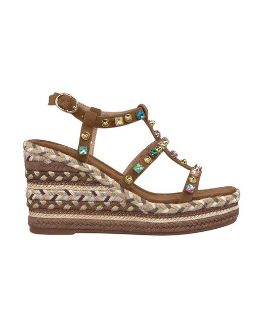 Alma En Pena. Brown Wedges