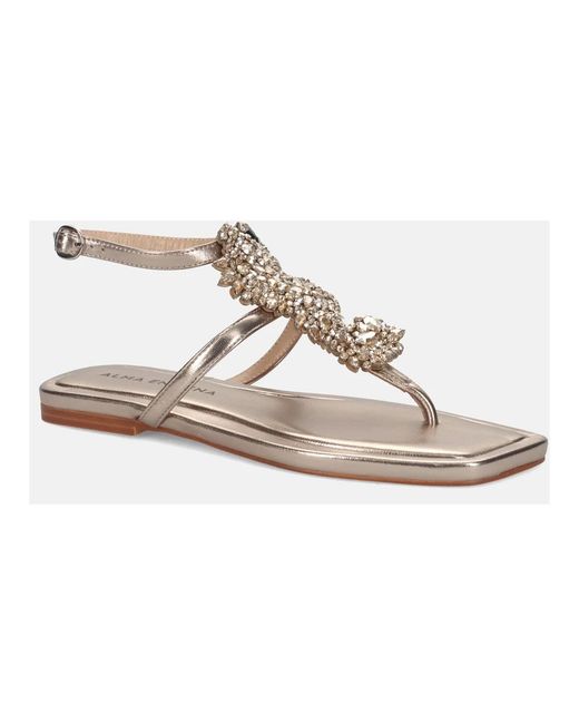 Alma En Pena. Metallic Flat Sandals