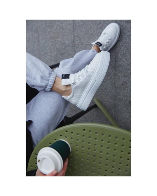 ESTRO White Sneakers