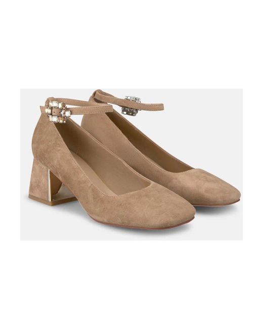 Alma En Pena. Brown Pumps