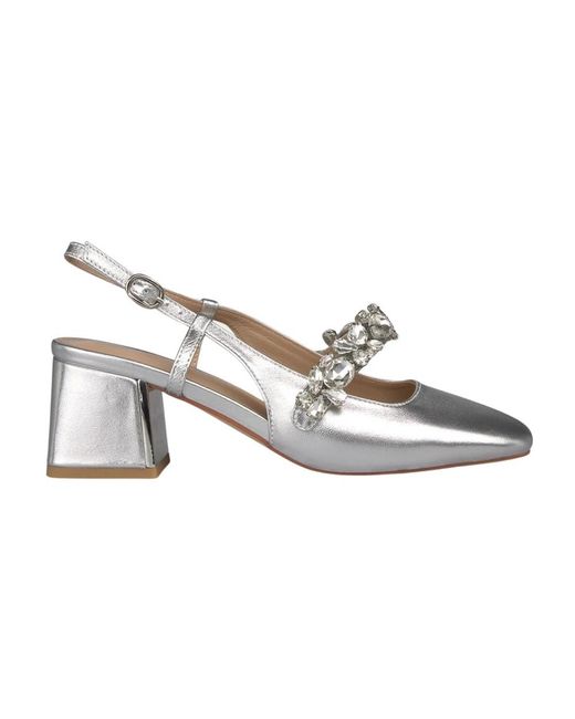 Alma En Pena. Metallic Pumps