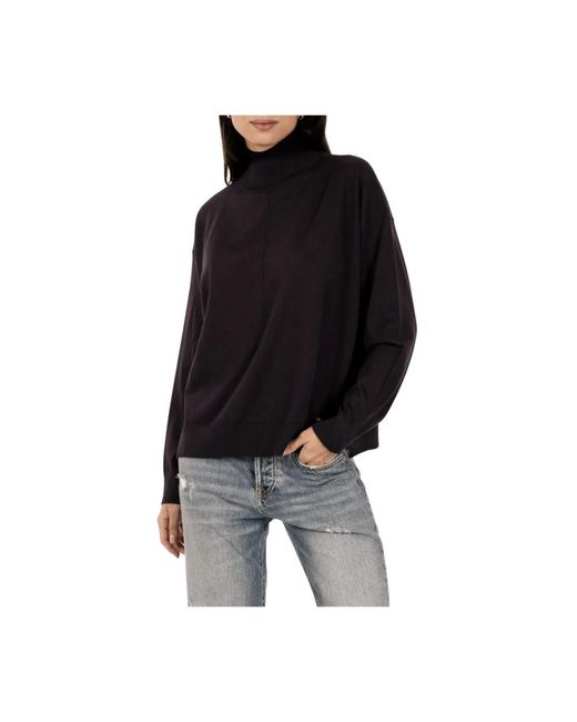 Kaos Black Turtlenecks
