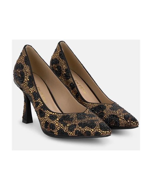 Alma En Pena. Brown Pumps