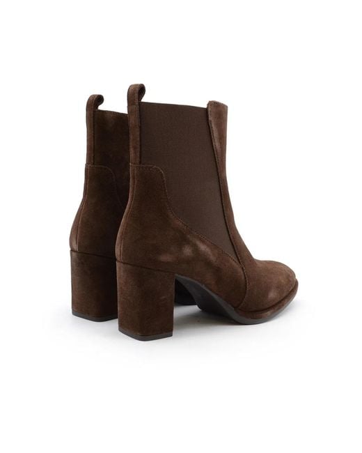 Heeled Boots di Unisa in Brown