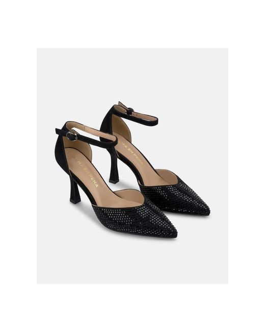 Alma En Pena. Black Pumps