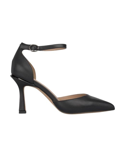 Alma En Pena. Black Pumps