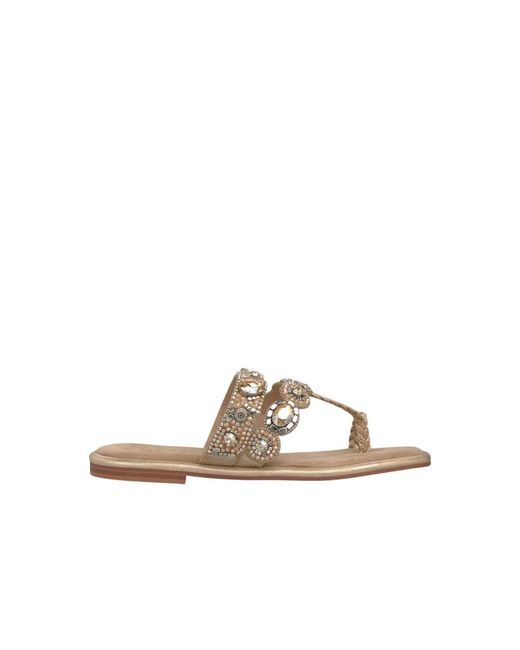 Alma En Pena. Brown Flip Flops