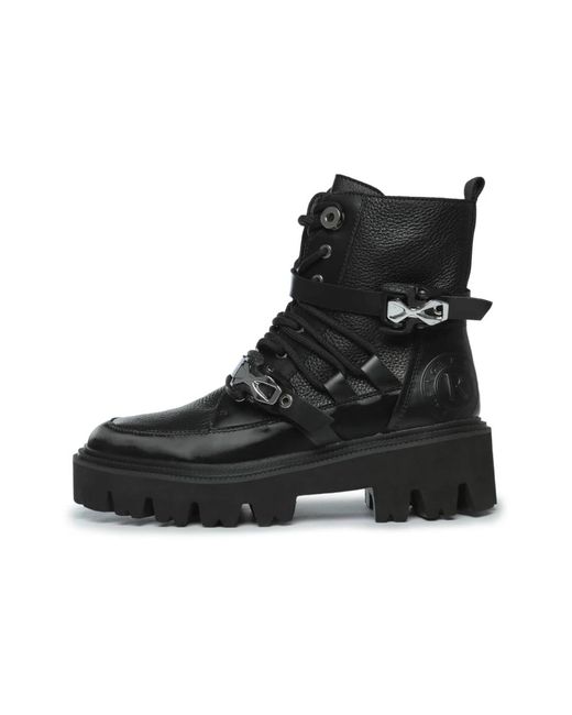Lace-Up Boots di CESARE GASPARI in Black
