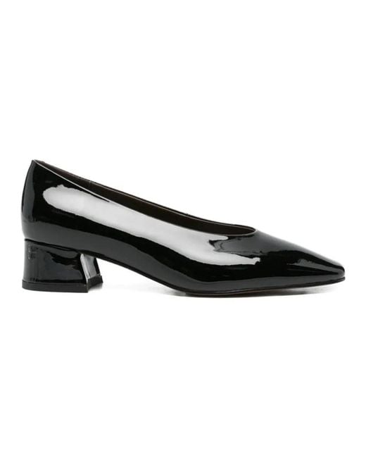Linda Baumann Black Pumps