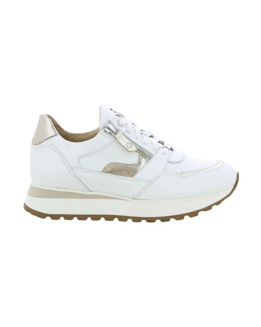 Sneakers di Footnotes in White
