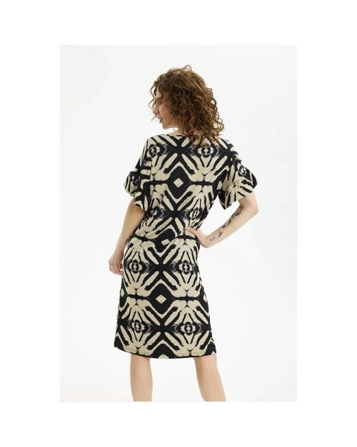 Short Dresses iN FRONT de color Black