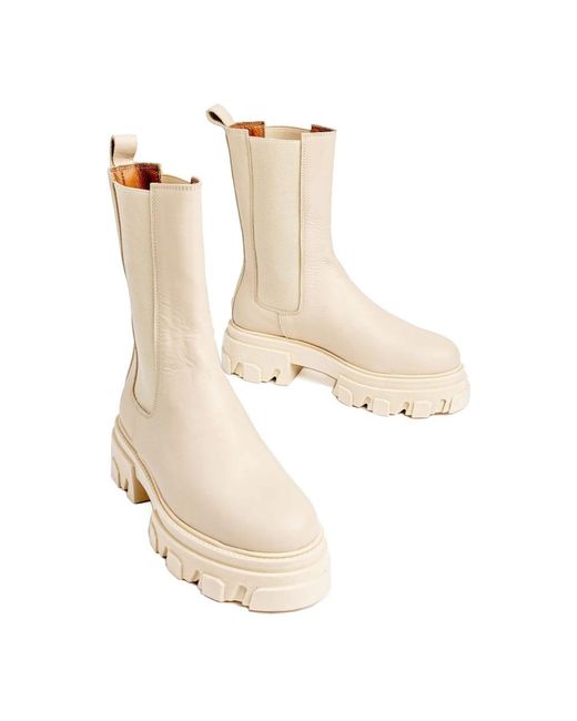 VAMSKO Natural Chelsea Boots