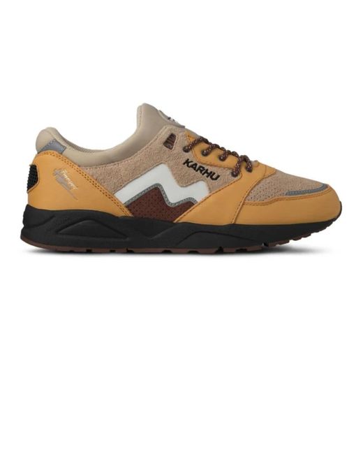 Karhu Aria 95 in het Brown voor heren