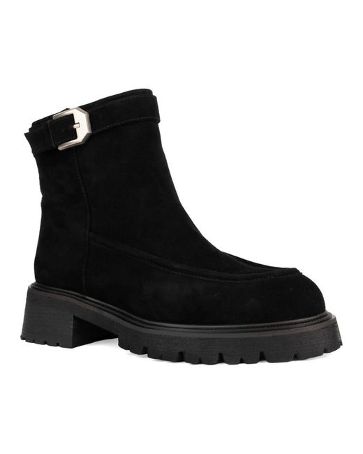 Linda Baumann Black Ankle Boots