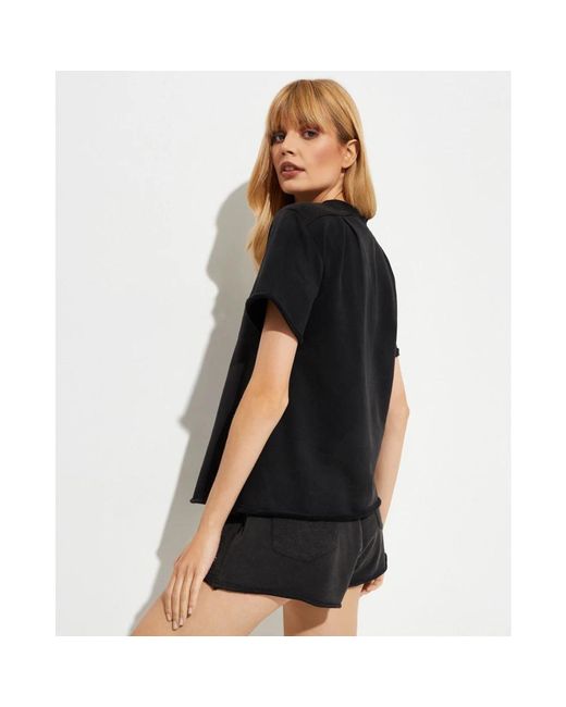 Ixiah Black T-Shirts