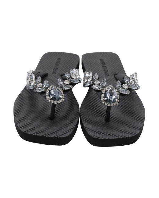 Alma En Pena. Black Flip Flops