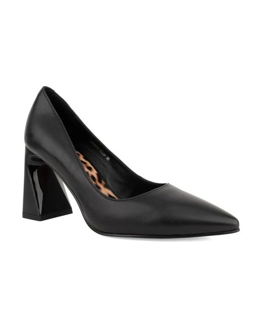 Linda Baumann Black Pumps