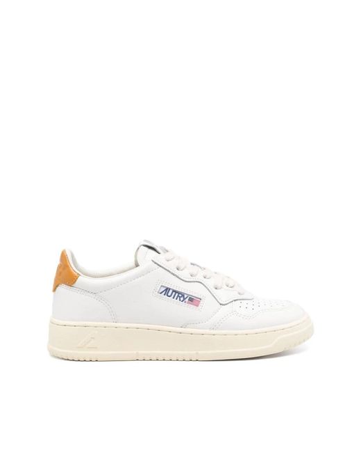 Sneakers di pelle eleganti per donne di Autry in White
