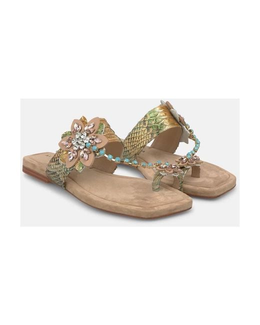 Alma En Pena. Brown Flip Flops