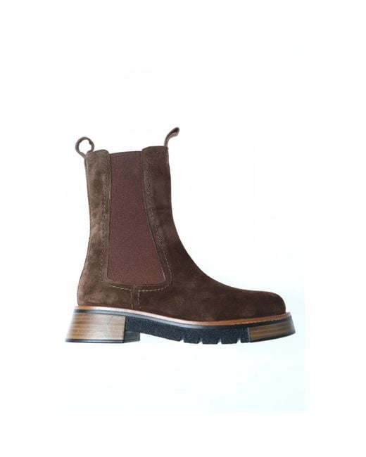 Pons Quintana Beatles in het Brown