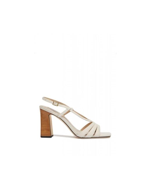 Marella Schoenen in het White