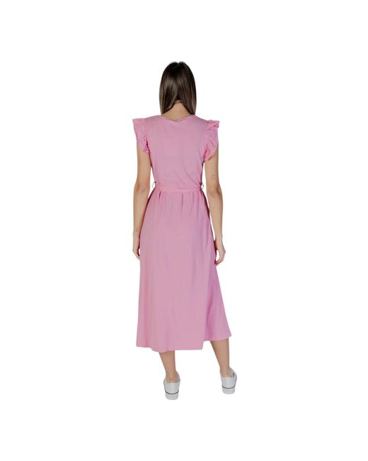 B.Young Midi Dresses in het Purple
