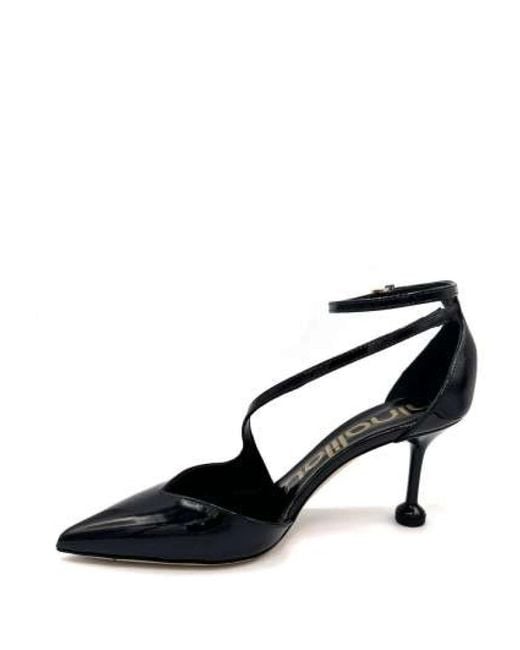 Ninalilou Black Pumps