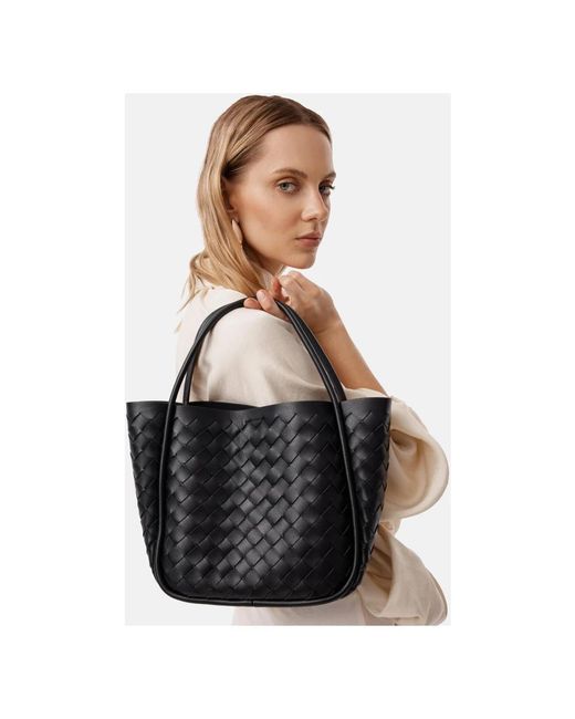Handbags di L37 in Black
