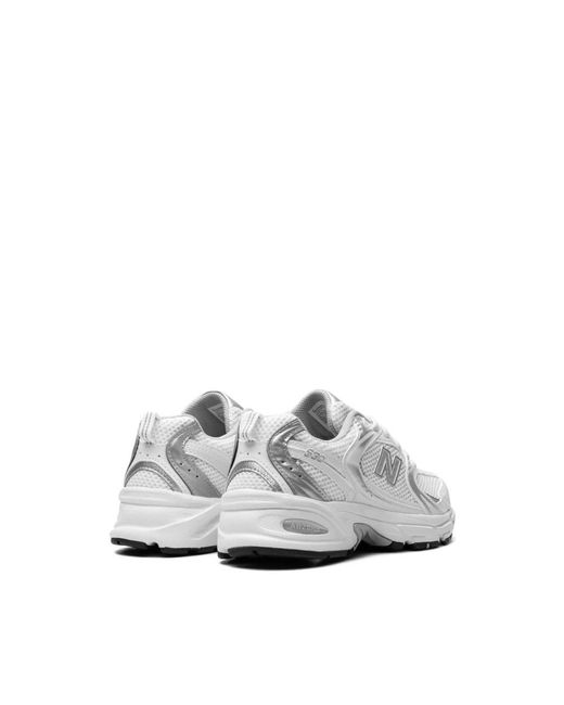 New Balance Zilveren Sneakers Met Grijs Logo in het White