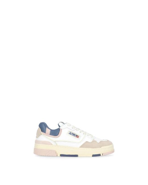 Sneakers in pelle bianca con inserti in suede di Autry in White