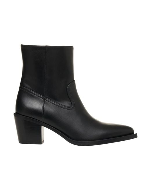 Heeled Boots di Stuart Weitzman in Black