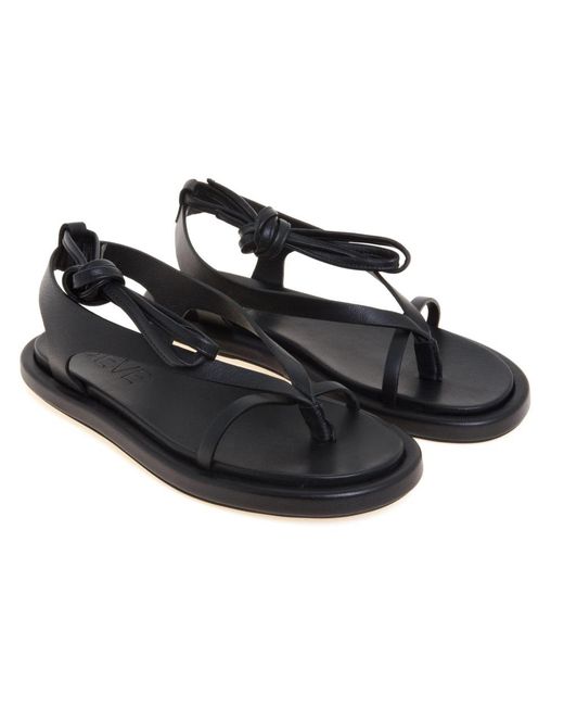 Poeve Black Flat Sandals